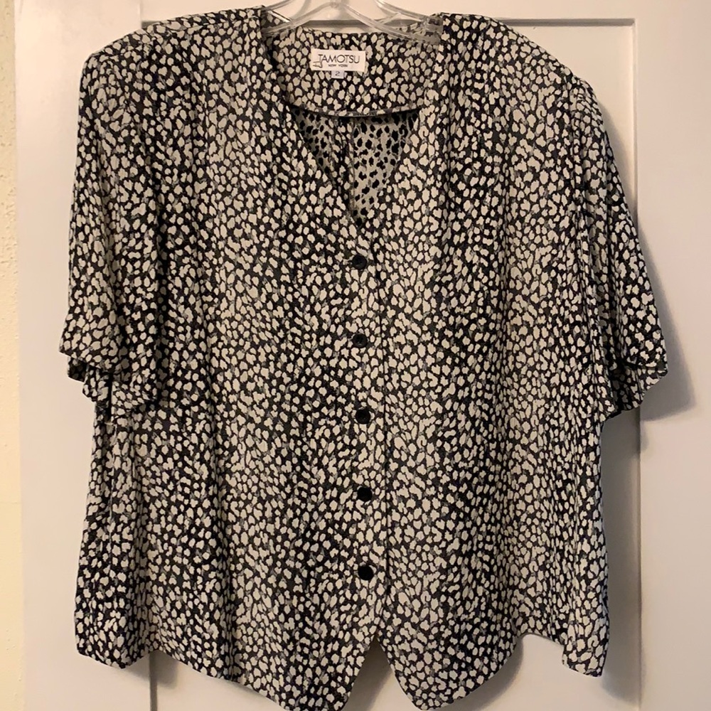 Tamotsu button down top. Size 2x.